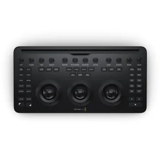 Панель цветокоррекции Blackmagic Design DaVinci Resolve Micro с немецкой раскладкой клавиатуры, оснащённая тремя трекболами и точными регуляторами для профессиональной цветокоррекции