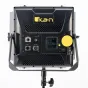 Ikan LBX10-POE divkrasainā LED studijas gaismas aizmugures skats ar PoE++ Ethernet portu, DMX savienojumiem, vadības pogām, intensitātes regulētāju un digitālo displeju tīkla un DMX iestatījumiem.