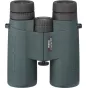 Ricoh Pentax ZD ūdenizturīgie 8x43 binokļi ar izturīgu magnija sakausējuma konstrukciju un hidrofobu pārklājumu, priekšējā skatījumā parādīti uzlabotie optiskie elementi.