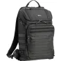 Рюкзак Think Tank DarkLight 20L с лазерной MOLLE-панелью и тактическими боковыми рейками для крепления модульного оборудования, предназначенный для городской и полевой фотографии.