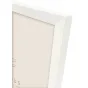 Угол белой деревянной рамки для фотографий FOCUS Willow White формата A4 с гладкой окрашенной сосной и минималистичным дизайном для элегантного интерьера