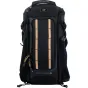 PolarPro RoadRunner 8L ultraskabens ruksaks ar divu puses pieeju galvenajam nodalījumam, brūna tīklainā paneļa un iebūvētu aizsardzību pret apstākļiem ceļojumiem un ikdienas lietošanai.