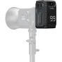 SmallRig 5864 T99 V-Mount baterijas bloks ar digitālo ekrānu, vairākiem USB-C un D-Tap izejošajiem portiem, uzstādīts uz gaismas statīva profesionālai video aprīkojumam