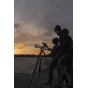 Celestrona Advanced VX papildu svars teleskopam uz statīva saulrieta laikā, nodrošinot līdzsvarotu stabilitāti ekvatoriālajām montāžām