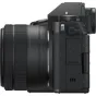 Fujifilm X-S20 беззеркальный фотоаппарат с объективом XC 15-45mm для видеоблогеров, вид сзади и сбоку с микрофонным входом и рукояткой