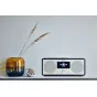 Panasonic RF-D40EG-K moderns radio ar Wi-Fi, Bluetooth 5.3 un 6W stereo skaņu, rādot interneta radio saskarni uz eleganta pulēta alumīnija priekšpuses