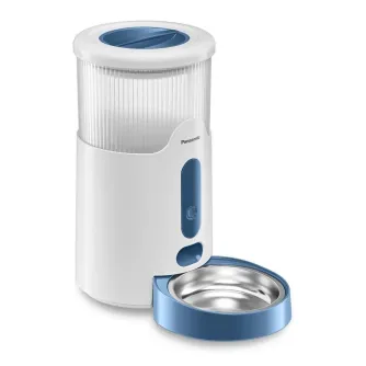 Panasonic Smart Pet Feeder ar atvērtu vāku, kurā redzams 2.8L barības konteiners un noņemams nerūsējošā tērauda trauks automātiskajai sausās barības izdalīšanai