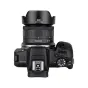JJC EW-53B ziedveida objektīva vāks Canon RF-S 10-18mm objektīvam ar baioneta montāžu, skats no augšas uz kameras korpusu