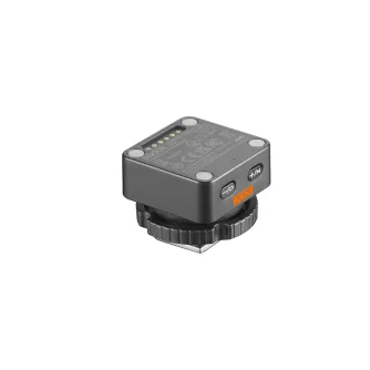 Godox X5 bezvadu zibspuldzes triggers un karstā pēda Sony un iT32 kamerām, melnā krāsā, augšējais skats ar LED indikatoriem un zobrata piestiprināšanas gredzenu