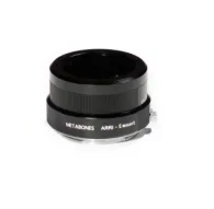 Metabones Arriflex uz E-mount adapteris melnā matētā apdarē ar precīzi izstrādātu bronzas konstrukciju un hromētu apdariMetabones Arriflex uz E-mount adapteris melnā matētā apdarē ar precīzi izstrādātu bronzas konstrukciju un hromētu apdari