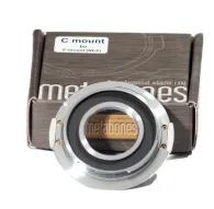 Адаптер Metabones C-mount к Sony E-mount (NEX) с хромированным покрытием и точной бронзовой конструкцией, вид сверху на оригинальной упаковкеАдаптер Metabones C-mount к Sony E-mount (NEX) с хромированным покрытием и точной бронзовой конструкцией, вид сверху на оригинальной упаковке