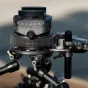 Tilta Hydra x Dan Ming Speed Pan System Pro Kit tuva izmeklē ar zobratu rotējošo pamatu un mazo slīdošo galvu dinamiskām 360 grādu paniem automašīnu montāžai