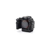 Камера-коробка Tilta для Sony Alpha 7 V с кабельным зажимом и совместимой с Arca-Swiss платформой, черного цветаКамера-коробка Tilta для Sony Alpha 7 V с кабельным зажимом и совместимой с Arca-Swiss платформой, черного цвета