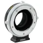 Адаптер Metabones CY к Canon RF Speed Booster ULTRA 0.71x CINE с Arca-типом штативной ноги, вид сбоку с механизмом положительного фиксирования и прочной алюминиевой конструкцией
