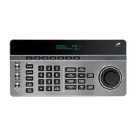 TelyCam V-Joy+ AT Silver PTZ vadības pults priekšpuse ar OLED displeju, 4D joystiku un daudzkanālu kameru vadības pogām profesionālajai straumēšanai un raidīšanaiTelyCam V-Joy+ AT Silver PTZ vadības pults priekšpuse ar OLED displeju, 4D joystiku un daudzkanālu kameru vadības pogām profesionālajai straumēšanai un raidīšanai