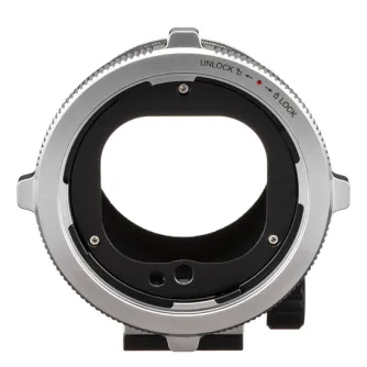 Metabones Hasselblad V uz Fujifilm GFX adaptera augšējais skats ar noņemamu Arca-tipa statīva kaklu un drošu bloķēšanas mehānismu