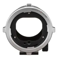 Metabones Hasselblad V uz Fujifilm GFX adaptera augšējais skats ar noņemamu Arca-tipa statīva kaklu un drošu bloķēšanas mehānismuMetabones Hasselblad V uz Fujifilm GFX adaptera augšējais skats ar noņemamu Arca-tipa statīva kaklu un drošu bloķēšanas mehānismu