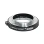 Metabones Leica M uz Fujifilm X-mount T adapteris ar melnu gumijotu rokturi un satīna hroma apdari, paredzēts Leica M-mount objektīviem un Fujifilm X-mount kamerām.