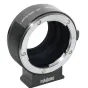 Metabones Nikon F uz Micro Four Thirds T adapteris III ar melnu matētu apdari, noņemamu Arca-tipa trijstūrisko kāju un precīzi izstrādātu metāla konstrukciju.