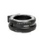 Metabones Nikon G uz Canon RF montāžas adapters melnā matētā apdarē ar bezsoļu atvēruma regulēšanas gredzenu un precīzi apstrādātu misiņa konstrukciju.