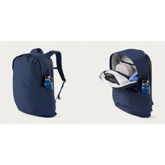 Рюкзак Moment Everything Backpack 28L Weekender темно-синий боковой вид с открытым клапаном, показывающим вместительные отсеки для путешествий и фотооборудования