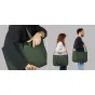 Сумка Moment Everything Travel Tote 19L оливкового цвета – стильная и прочная дорожная сумка с съемным поперечным ремнем, чехлом для ноутбука до 16 дюймов и карманами для быстрого доступа.