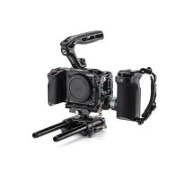 Кэдж для камеры Canon C50 Pro от Tilta с модульными верхней и боковой ручками, встроенной ручкой с аккумулятором PD, базовой пластиной Arca-Swiss и зажимами для кабелей USB-C и HDMI для надежных соединений.Кэдж для камеры Canon C50 Pro от Tilta с модульными верхней и боковой ручками, встроенной ручкой с аккумулятором PD, базовой пластиной Arca-Swiss и зажимами для кабелей USB-C и HDMI для надежных соединений.