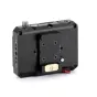 Блок питания Tilta Hydra Alien Pro HDA-T18-PM-V с V-Mount креплением, боковой вид с регулируемыми выходами и местом для аккумулятора с чистыми выходами