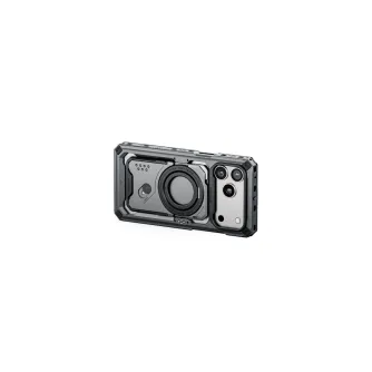 Tilta Khronos iPhone 17 Pro modulārs apvalks Space Gray krāsā ar atvērtu fiksēšanas sistēmu, demonstrējot iebūvētās papildinājumu montāžas vietas un izturīgu dizainu profesionālai mobilo filmēšanai.