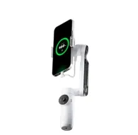 Insta360 Flow USB-C/Lightning cable charging smartphone at 100% with Insta360 Flow stabilizerInsta360 Flow USB-C/Lightning cable charging smartphone at 100% with Insta360 Flow stabilizer