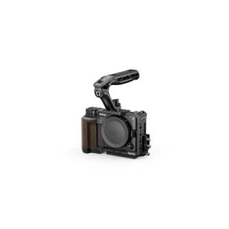 Камера-клетка Tilta для Nikon ZR - черная модульная система с верхней ручкой, предназначенная для надежной защиты камеры и универсального крепления аксессуаров.