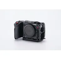 Полная камера Tilta для Canon C50 с рукояткой, боковыми резьбовыми креплениями для аксессуаров и зажимами для кабелей HDMI и USB-CПолная камера Tilta для Canon C50 с рукояткой, боковыми резьбовыми креплениями для аксессуаров и зажимами для кабелей HDMI и USB-C