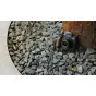 Компактная камера Canon PowerShot V1 с возможностью установки съемной холодной подошвы, предназначенная для использования на улице с ветрозащитой на микрофоне