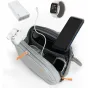 Ulanzi YY08 TechLite sling bag pelēkā krāsā ar 2L ietilpību, iekšā organizēti tehniskie aksesuāri, tostarp viedtālrunis, mobilais lādētājs, austiņas un viedpulkstenis - viegla, pretplūdu izturīga fotokamera un elektronikas nešam
