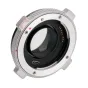 Viltrox EF-M2 Pro adapteris ar 0.71x fokālreduktoru - priekšējais skats, izceļot zelta apdabinātās kontaktus, Type-C portu un metāla konstrukciju