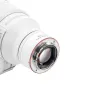 Телеконвертер Viltrox TC-2.0X для E-mount с красным передним кольцом, крупный план объектива и крепления сбоку