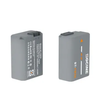 ZGCINE BT-FW50 1030mAh battery for Sony, grey, front and back view with safety certifications and charging indicator