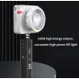 Зарядная рукоятка аккумулятора ZGCINE ZG-H110 с выходом 140Вт по USB-C PD3.1, подключённая к блоку питания, с OLED-дисплеем и универсальными крепёжными отверстиями для профессионального видеооборудования