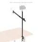 SmallRig 4938B galda atbalsta komplekts ar izstieptu boom roku, uz kuras piestiprināta DSLR kamera un LED gaisma stabilai fotografēšanai