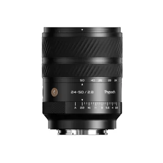 Объектив DZO Optics Thypoch AF Voyager 24-50mm f/2.8 для полнокадровых камер Sony E-mount с детальным видом передней части, на котором четко видны шкала диафрагмы и фокусного расстояния.