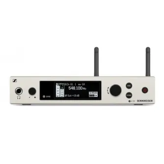 Профессиональный беспроводной приемник Sennheiser EM 300/500 G4 с подсвечиваемым дисплеем, двумя антеннами и стойковым креплением для надежной передачи звука в диапазоне UHF 626–698 МГц