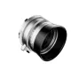 Thypoch DZO Ksana 35mm f/2 ASPH objektīvs ar sudraba hroma apdari un pieslēgto objektīva fūtkāpu, ar manuālo fokusa gredzenu un 10 asmeņu apertūru