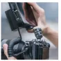 Falcam F22 ātrās atbrīvošanas pan-tilt galva ar 180° klāpējumu, uzstādīta uz kameras aukstā pēdas adaptera, ideāla videofilmu un foto uzņemšanai