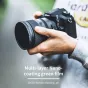 DSLR-камера с большим объективом на улице, демонстрирующая использование фильтра K&F Concept 82mm Nano-X переменного ND для долгой экспозиции.