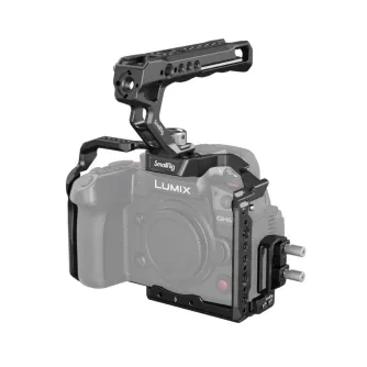 Кадж для Panasonic LUMIX GH6 от SmallRig с верхней ручкой, зажимом для HDMI и USB-C кабелей, алюминиевой конструкцией и универсальными креплениями для съемки с низкого ракурса