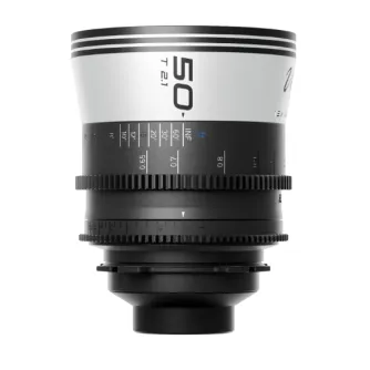 Blazar Viper 50mm T2.1 pilna kadra 1.5X anamorfa objektīvs ar ARRI PL montāžu, priekšējais skats ar 16 plātņu īrisu un 0.8 MOD fokusa mehānismu