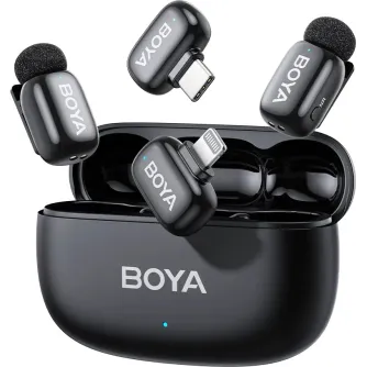 Набор беспроводного микрофона Boya mini 2-01 с открытым зарядным кейсом, включающий два передатчика и Lightning/USB-C приемники для подключения к смартфонам и компьютерам