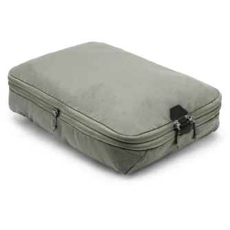 Peak Design Packing Cube Large sāgsainā krāsā ar UltraZip iztērajamu aizdari un spiediena zipiem, ideāls bagāžas organizēšanai