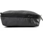 Peak Design Packing Cube SMedium ogļainā tonī sānu skats ar kompresijas rāvējslēdzēju un izturīgu 70D reciklētu audumu