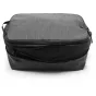 Peak Design Packing Cube SMedium ogļainā krāsā priekšējais skats ar diviem nodalījumiem un kompresijas rāvējslēdzēju efektīvai ceļojumu iepakošanai